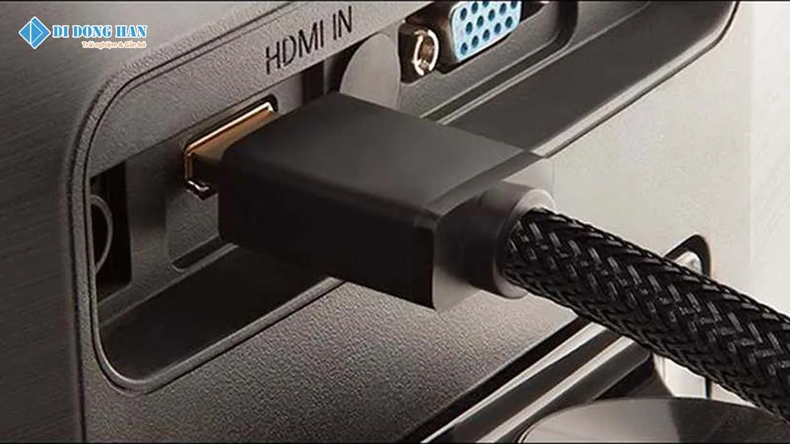 Các loại cáp chuyển đổi (Adapter) Micro-USB/USB-C sang HDMI để chia sẻ màn hình điện thoại.