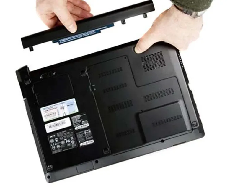 Pin laptop đang sạc nhưng khi rút sạc ra thì laptop bị mất nguồn