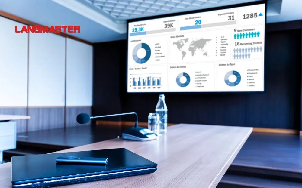 Xây dựng bố cục, màu sắc hài hòa