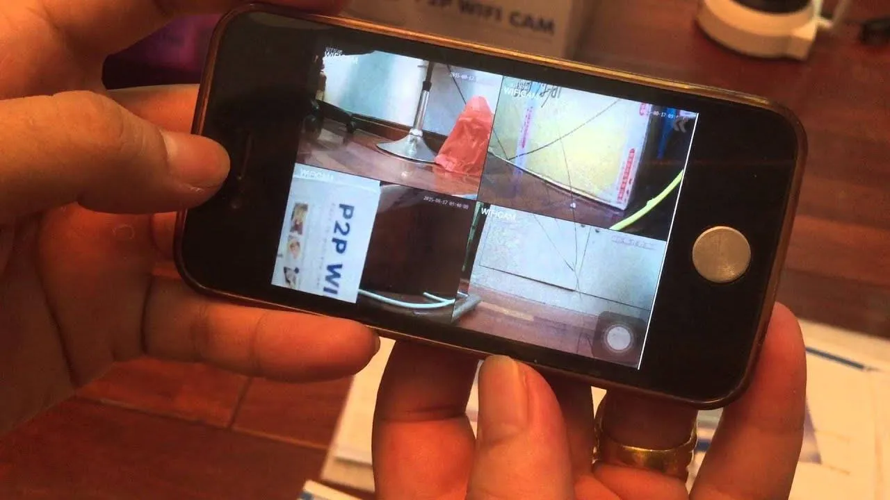 Giao diện xem nhiều camera cùng lúc trên điện thoại cho thấy khả năng đa kênh của phần mềm VMS