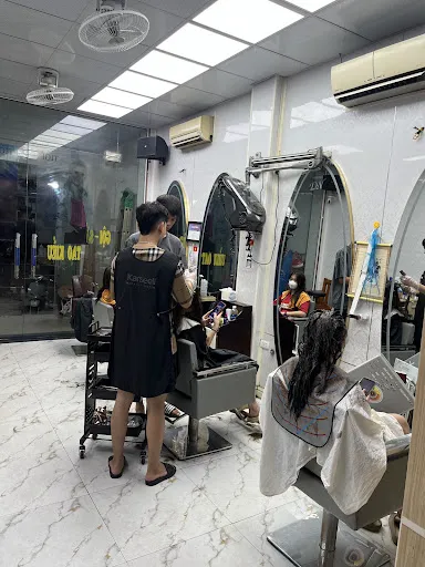 Không gian hiện đại của Hair Salon Du Nguyễn, tiệm cắt tóc nam uy tín tại Thanh Oai