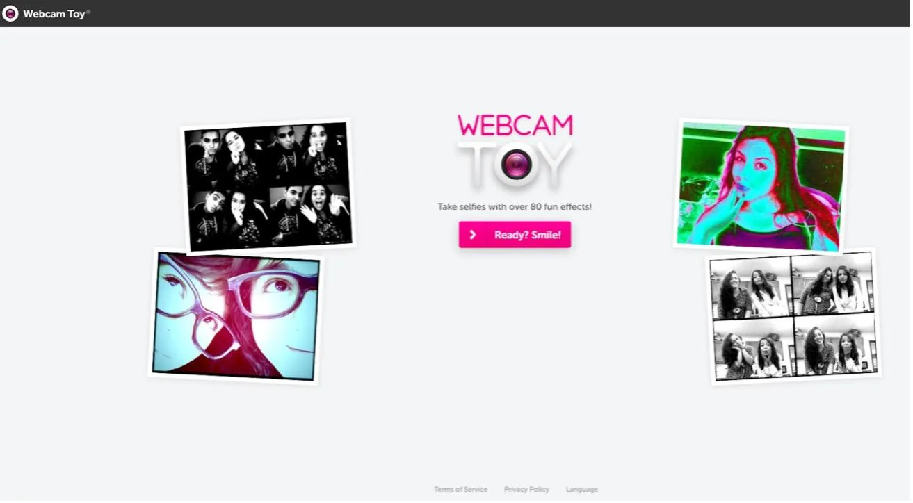 Nút Ready? Smile! trên giao diện ứng dụng Webcam Toy để bắt đầu chụp ảnh bằng camera