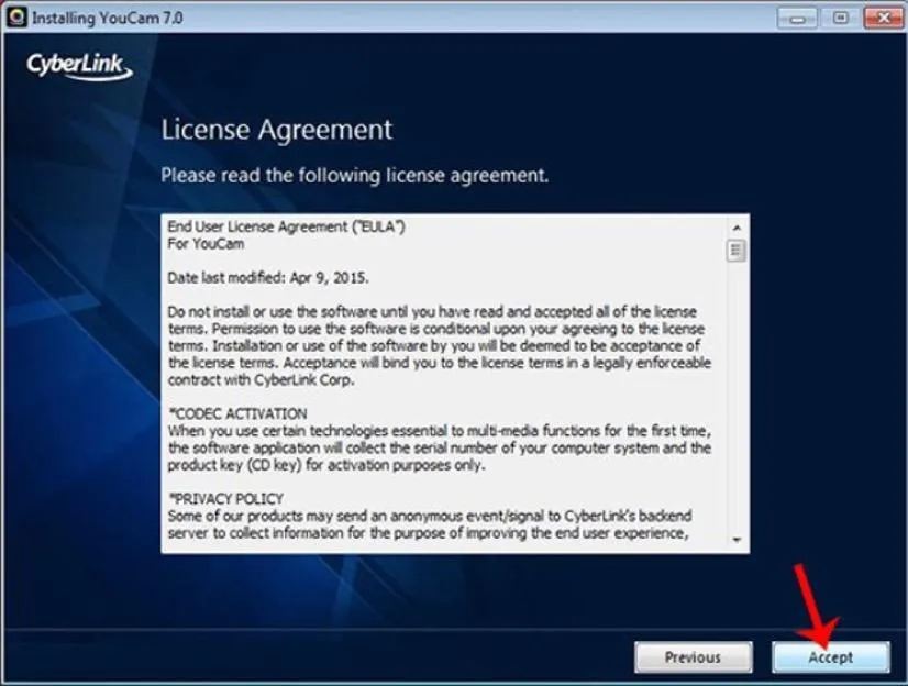 Bước chấp nhận điều khoản (Accept) khi cài đặt CyberLink YouCam để chụp ảnh bằng camera