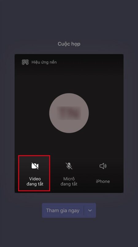 Nhấn vào biểu tượng máy quay bên phải biểu tượng micro để tắt camera trên điện thoại