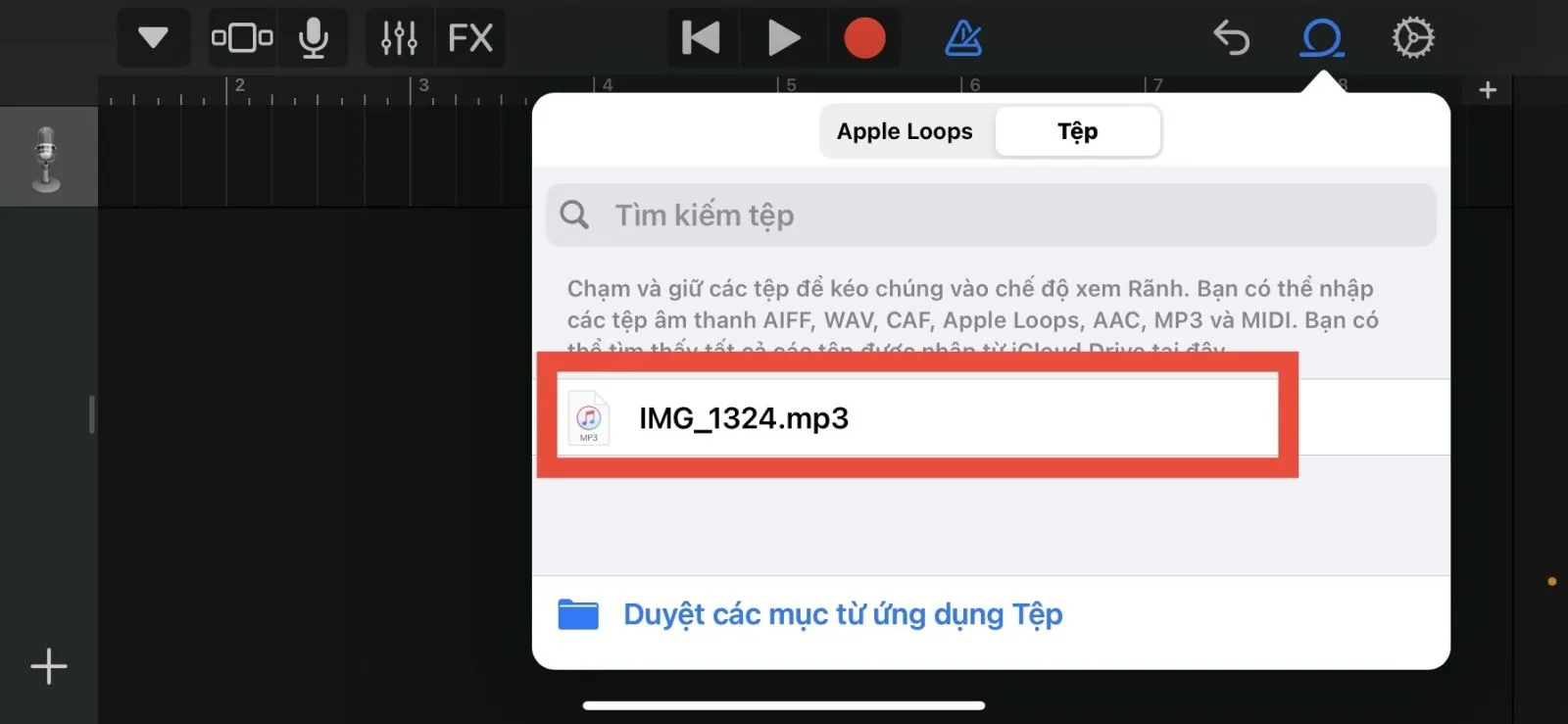 Kéo thả tệp âm thanh vào GarageBand