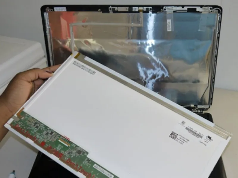 Vị trí bộ cao áp màn hình trên các dòng laptop đời cũ và cách xử lý khi hỏng hóc