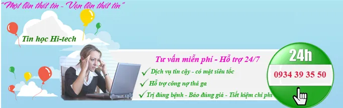 Kỹ thuật viên đang kiểm tra máy tính tại nhà khách hàng để sửa chữa