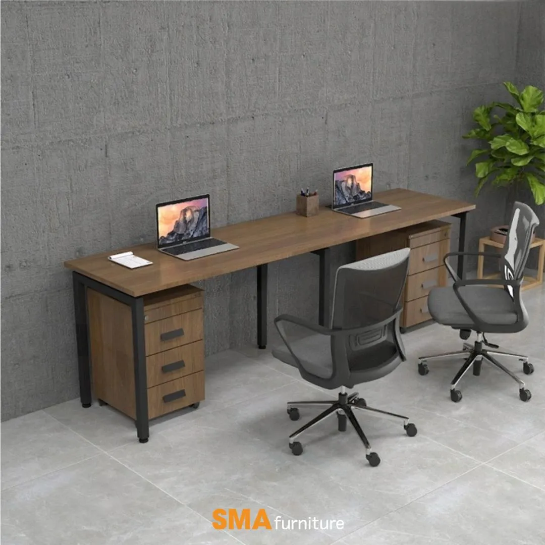 Tại phòng làm việc tại nhà, sử dụng bàn làm việc đôi 2m là giải pháp hiệu quả để tiết kiệm diện tích