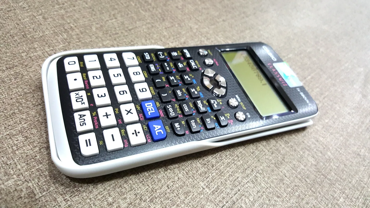 Kết quả hiển thị giá trị số Pi trên màn hình máy tính Casio FX-580VNX