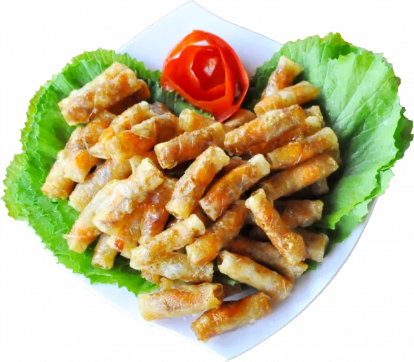 Đĩa nem ram tôm đất Bình Định thành phẩm bày trí đẹp mắt với rau sống