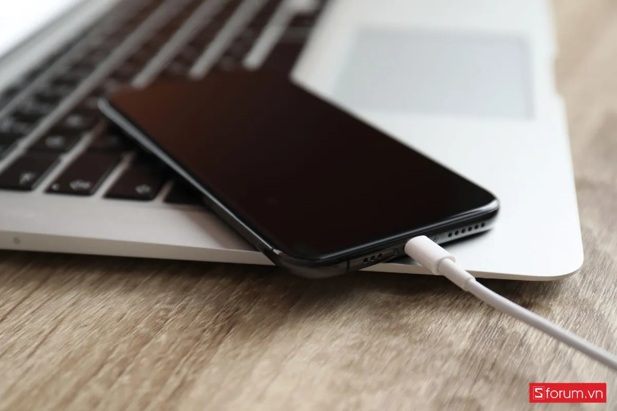 Chuyển file từ máy tính sang iPhone giúp các thao tác chỉnh sửa ảnh, video trở nên tiện lợi hơn