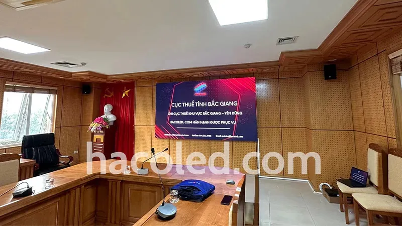 cong-trinh-man-hinh-led-p2-trong-nha-tai-chi-cuc-thue-tinh-bac-giang-1-min