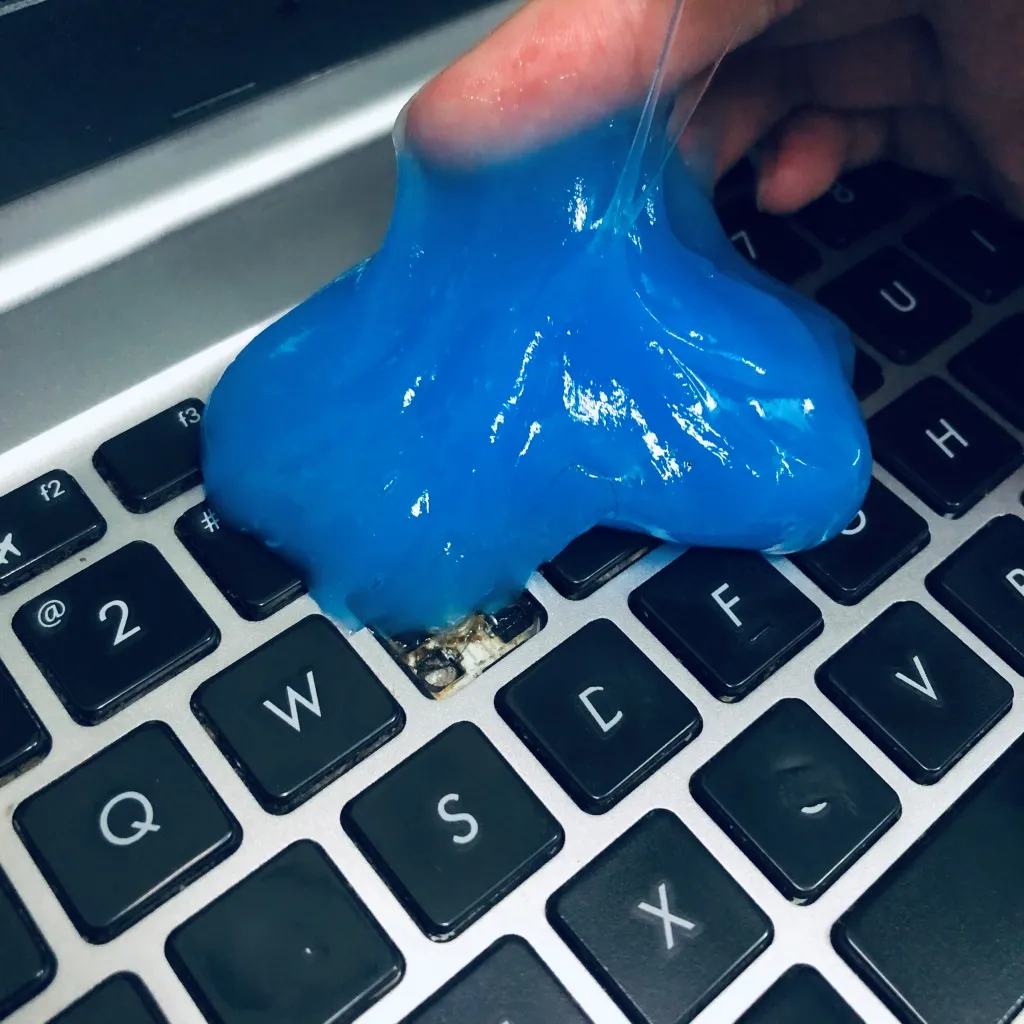 dụng cụ vệ sinh bàn phím