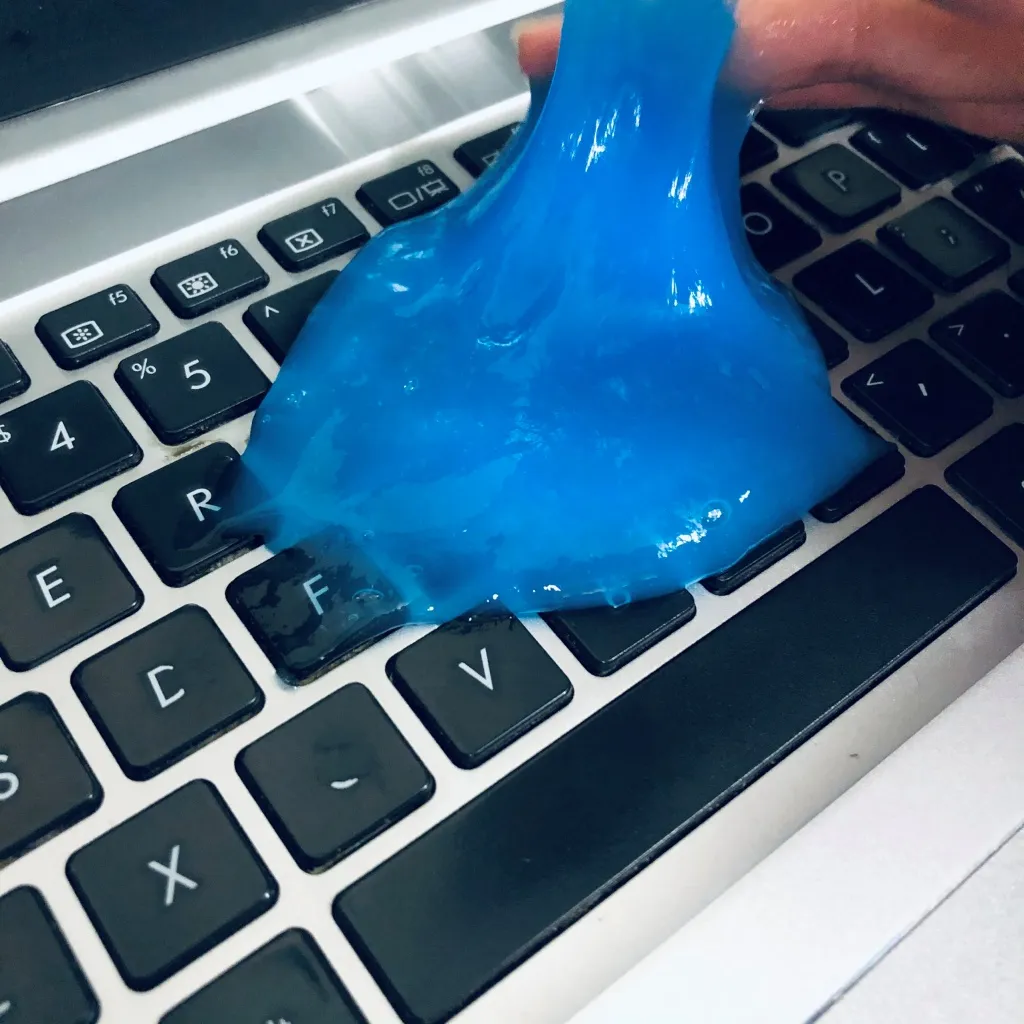 dung dịch vệ sinh bàn phím