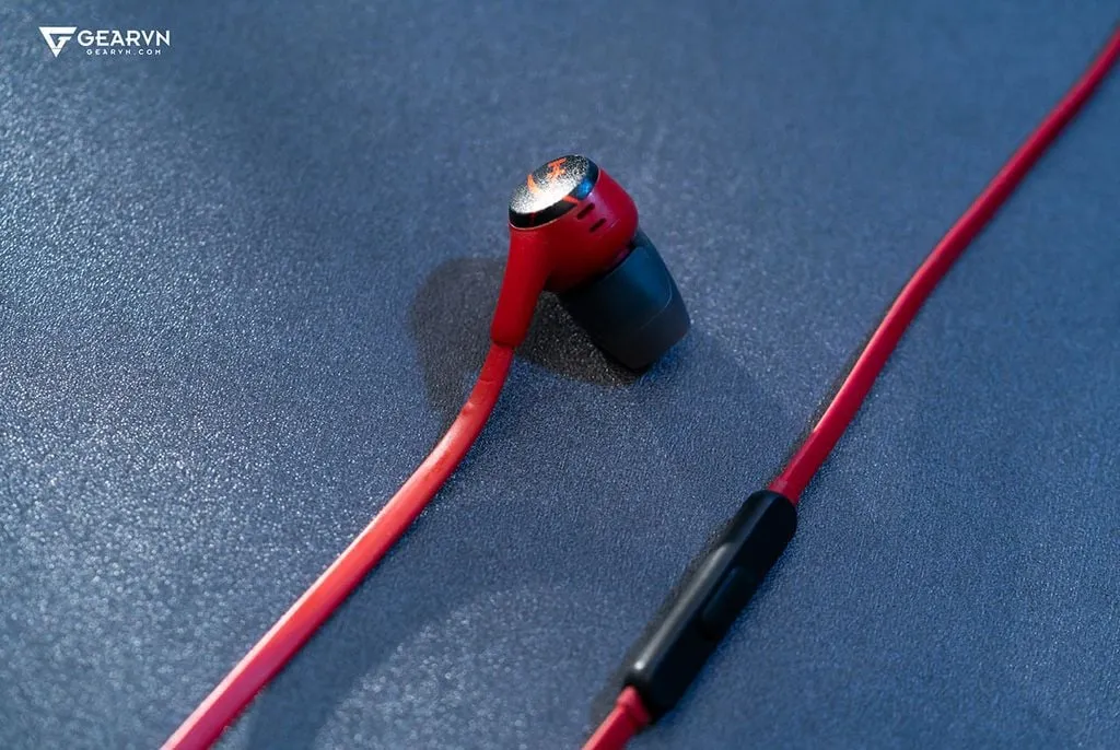 Micro đa hướng tích hợp trên dây