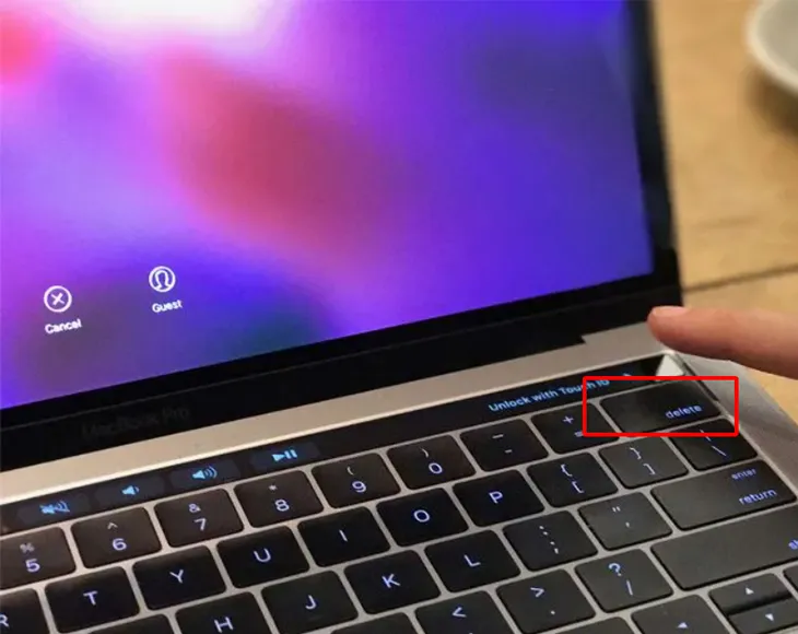 Sử dụng phím Delete để dọn dẹp dữ liệu và xóa ký tự văn bản dư thừa