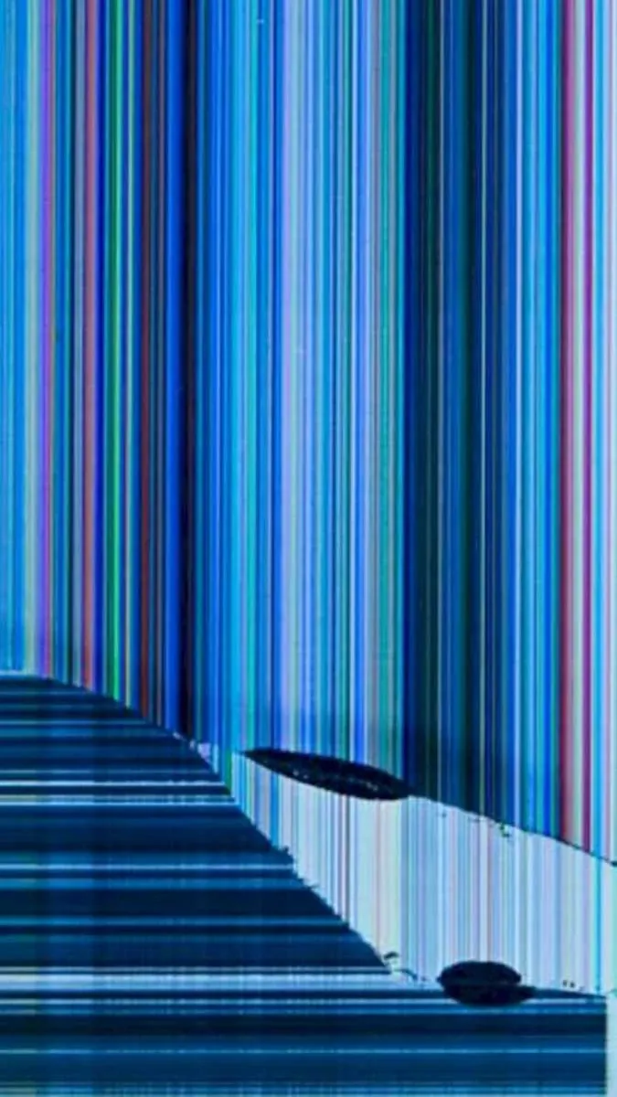 Hình nền troll vỡ màn hình iPhone 8K mới nhất, y thật