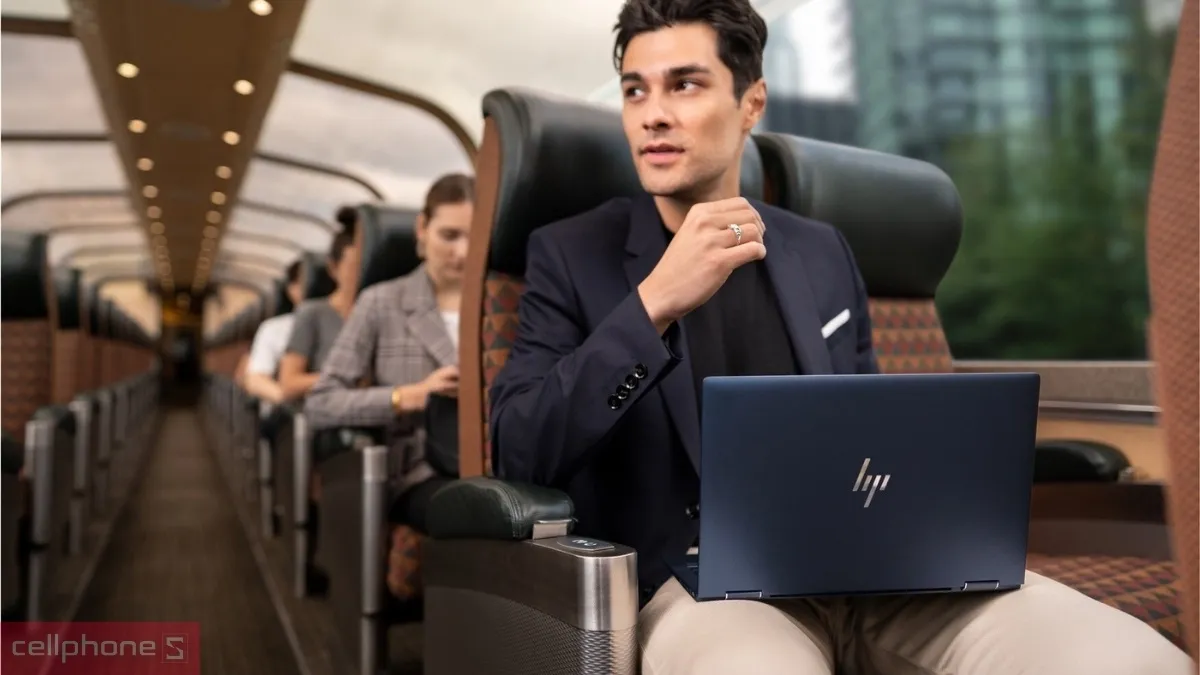 Laptop HP Dragonfly với thiết kế siêu nhẹ, hướng đến doanh nhân di động