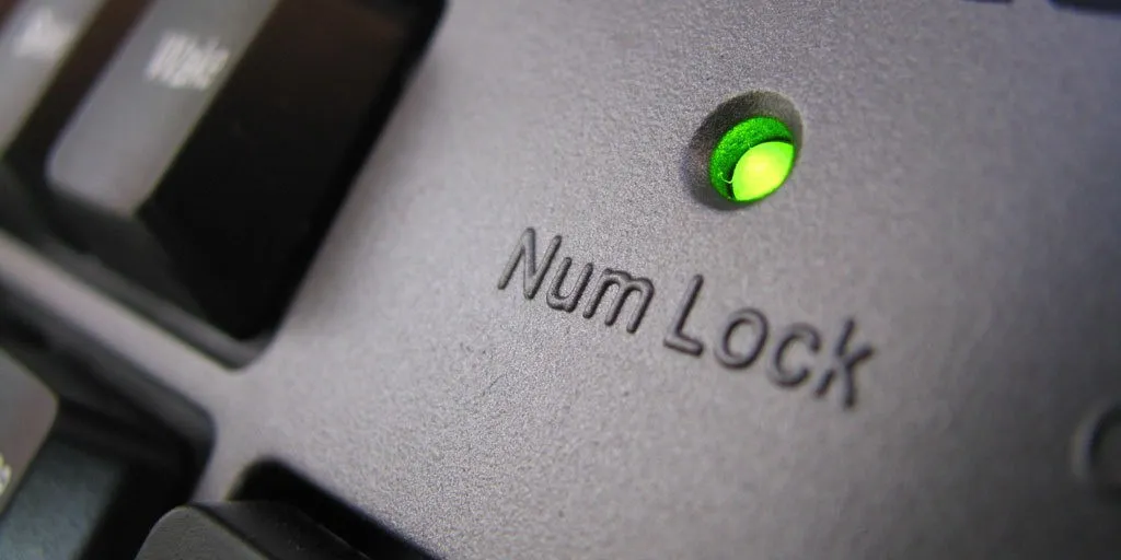 Đèn tín hiệu trên phím NumLock phát sáng sau khi được kích hoạt lại đúng cách