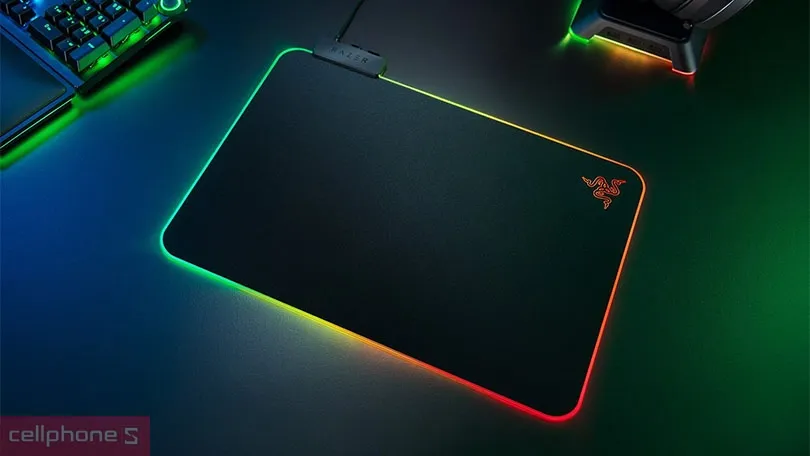 Mẫu tấm lót di chuột máy tính với thiết kế tối giản phù hợp cho không gian làm việc văn phòng hiện đại