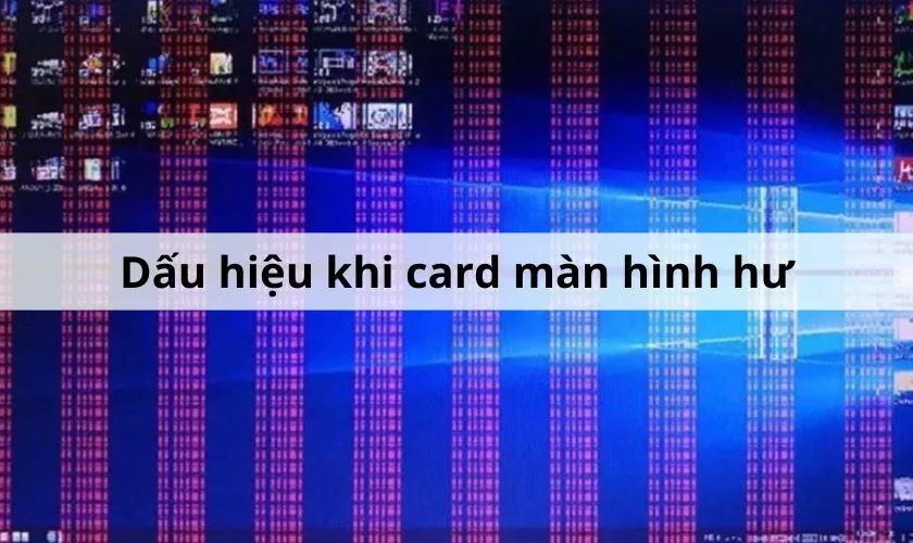 Kỹ thuật viên đang kiểm tra card đồ họa rời chuyên dụng để xử lý lỗi xuất hình ảnh kém