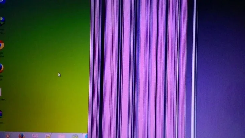 Lỗi sọc ngang màn hình (nguồn: hoanghamobile)