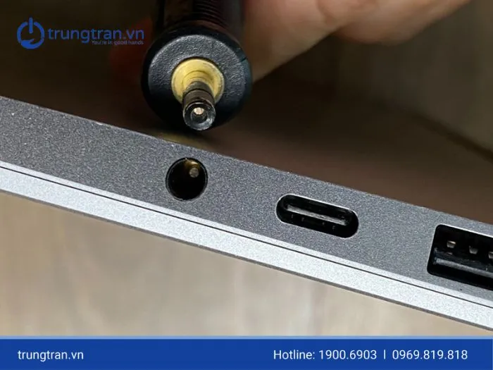 Kiểm tra trình điều khiển âm thanh trong Device Manager của máy tính Dell