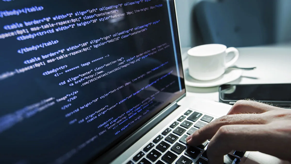 Ứng dụng di động được kết nối với hệ thống quản lý dữ liệu trên nền tảng điện toán đám mây hiện đại