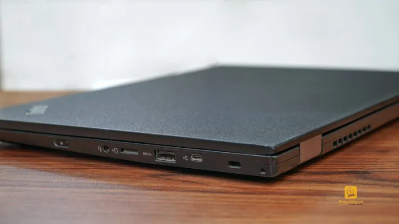 Nguyên nhân dẫn đến việc phải thay thế hoặc sửa chữa bàn phím laptop