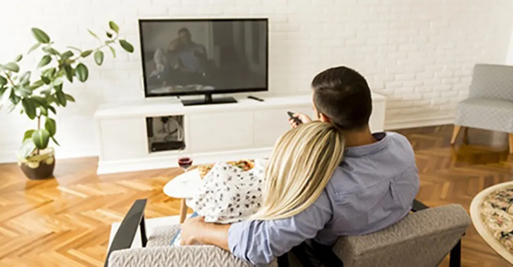 Cận cảnh bo mạch nguồn bên trong tivi Sony với các linh kiện điện tử phức tạp chịu trách nhiệm cấp điện