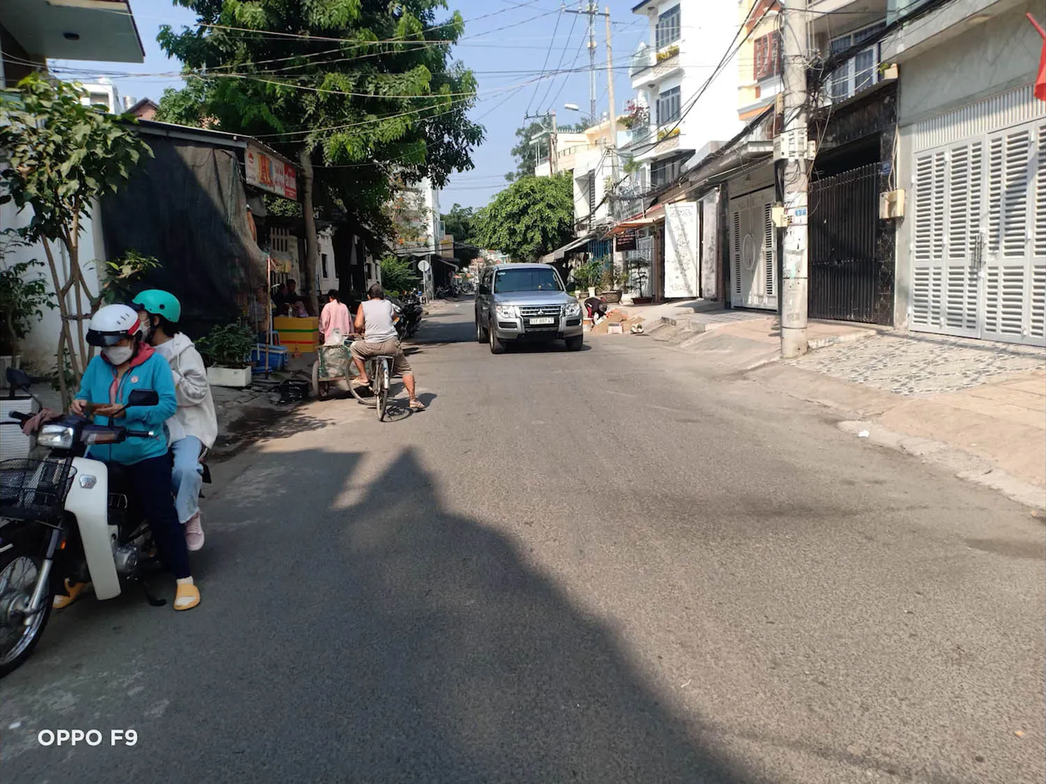 Ảnh chụp trong môi trường ánh sáng phức tạp nhưng vẫn giữ được độ tương phản cao