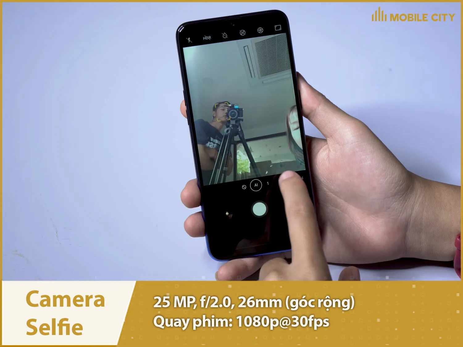 Cụm camera phía trước nhỏ gọn nằm trong phần notch giọt nước tinh tế