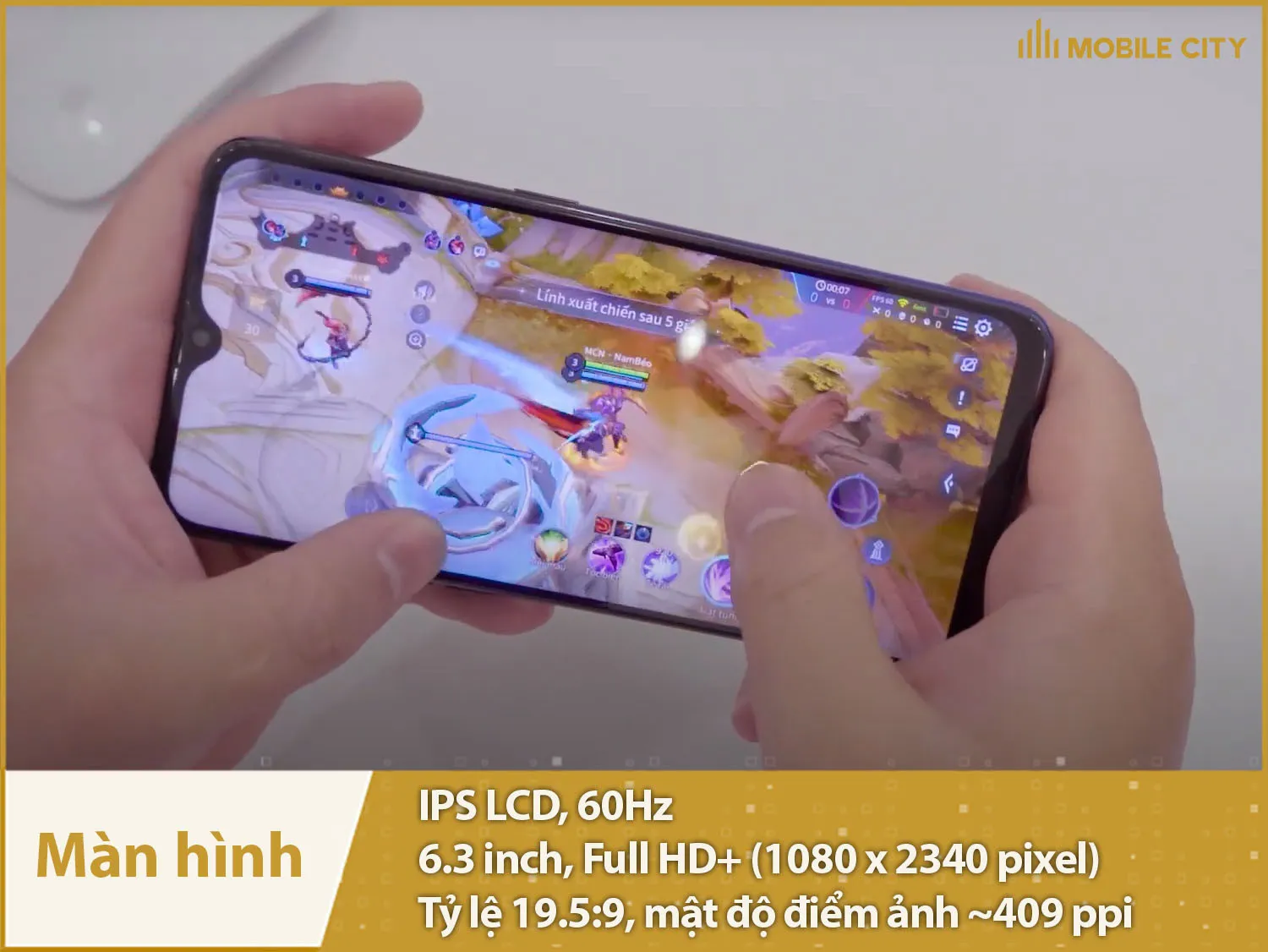 Toàn cảnh mặt trước với không gian hiển thị rộng rãi chiếm trọn diện tích