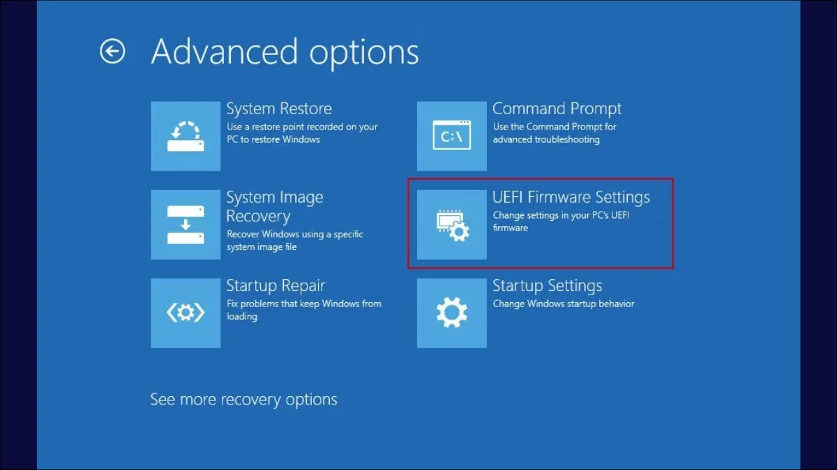 Lựa chọn mục cài đặt firmware UEFI trong menu Advanced Options của môi trường khôi phục Windows