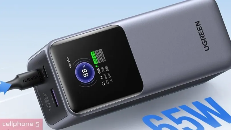 Màn hình LED hiển thị thông số dòng điện trên sạc dự phòng Ugreen