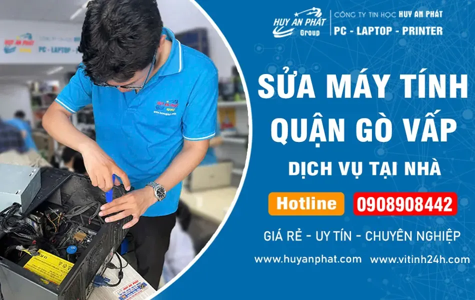 Kỹ thuật viên đang kiểm tra lỗi phần cứng cho máy tính bàn tại nhà khách hàng ở Gò Vấp