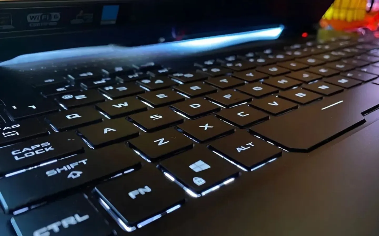 So sánh giá thay bàn phím các hãng