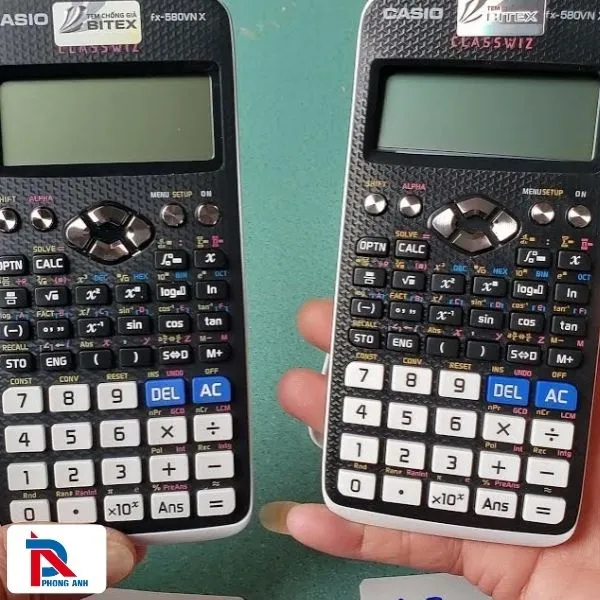 Kiểm tra tem chống hàng giả và độ sắc nét của ký tự trên phím bấm là bước không thể thiếu khi thu mua máy tính cũ